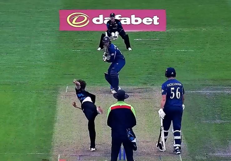 Worcestershire vs Middlesex: Jack Home's 3 for 54