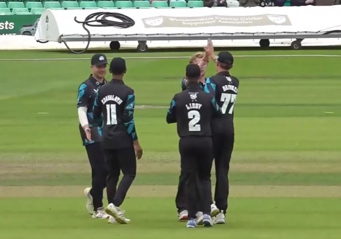 Worcestershire beat Middlesex by 183 runs 