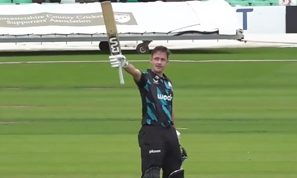 Worcestershire vs Middlesex: Gareth Roderick's 115 off 101