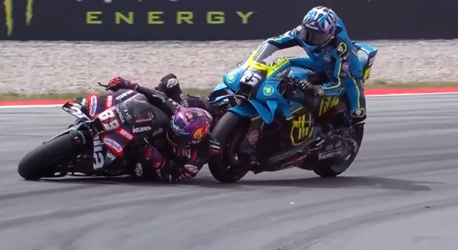 Turn 5 Chaos! Jorge Martin's race ends after a dramatic collision