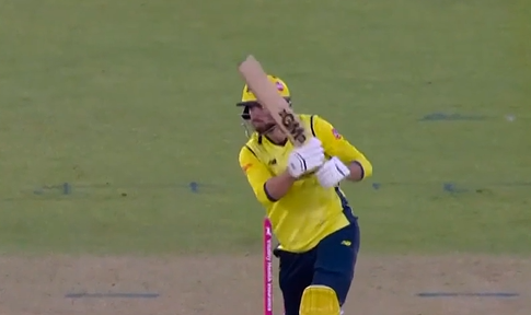Hampshire vs Sussex: James Vince's 53 off 37