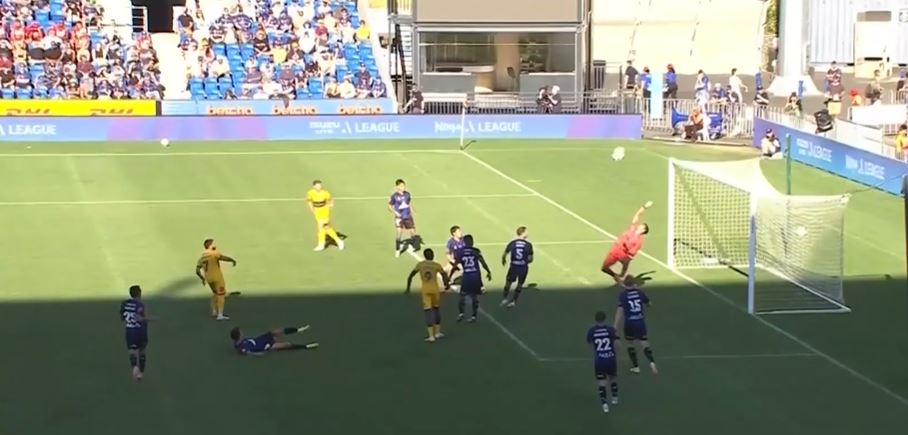 BIRCK WALL ALERT! Alex Paulsen's heroic one-handed save