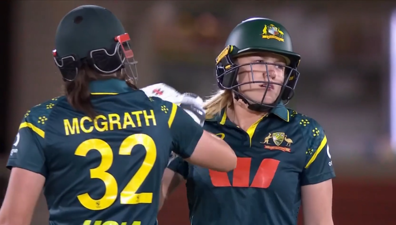 Australia Women beat New Zealand Women by 2 wickets | 1st T20I