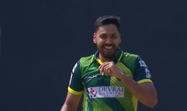 Chambal Ghariyals beat Royal Nimar Eagles by 4 wickets | Match 9