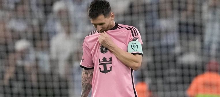 Messi disappoints during Mexico competitive debut