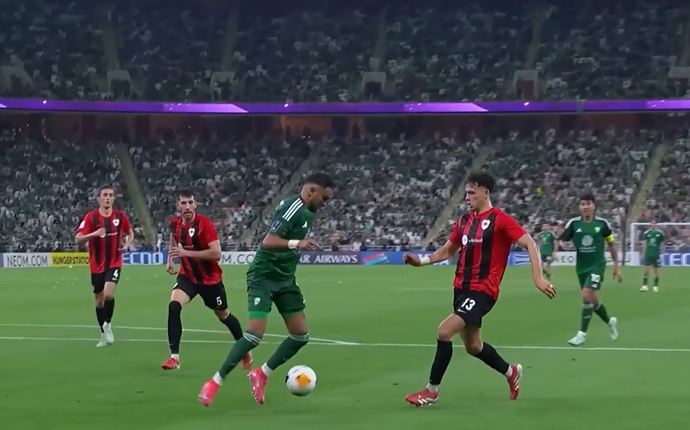 PURE FOOTBALL ART! Riyad Mahrez's magical control and finish