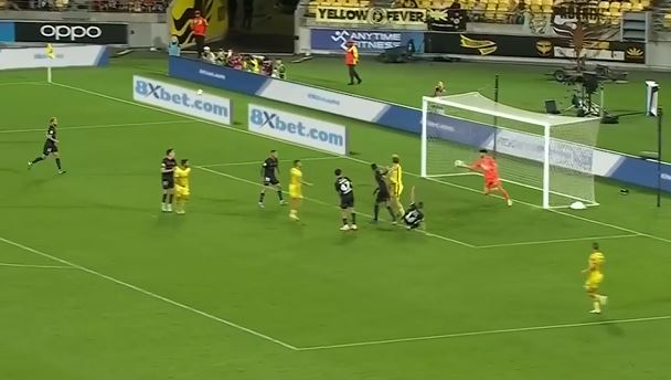 UNREAL! Patrick Beach defied Physics with that daring save