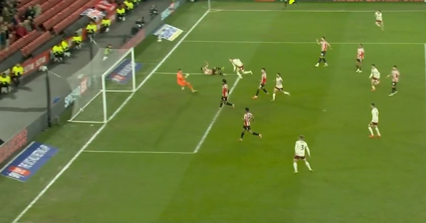 Tight-Angle Finish! Mark Sykes sent the keeper spinning