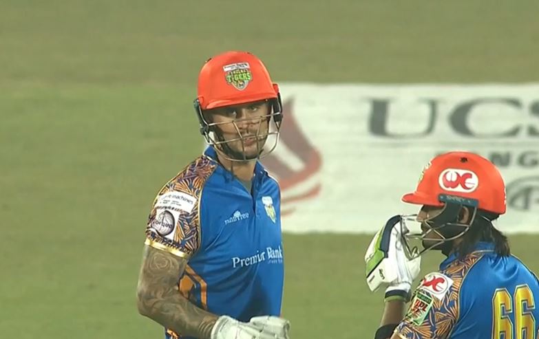 60 off 33! Alex Hales Reigns Supreme with Quick Fifty