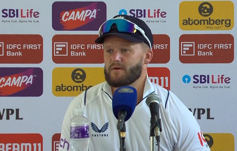Duckett Defends Root's Manner of Dismissal after England Collapse in 3rd Test