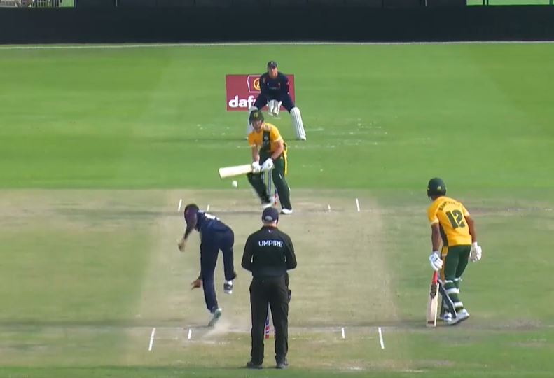 Nottinghamshire Beat Essex by 8 Wickets