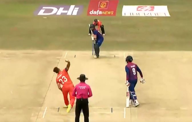 Netherlands vs Nepal: Vivian Kingma's 3 for 17