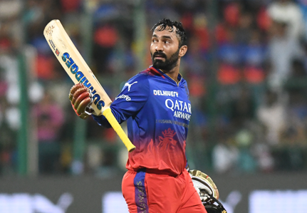 He's doing unbelievably well: Swann on Dinesh Karthik