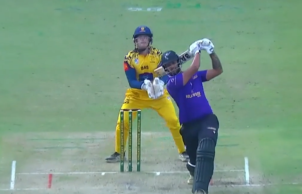 Dolphins vs DP World Lions: Jason Smith's 51 off 33