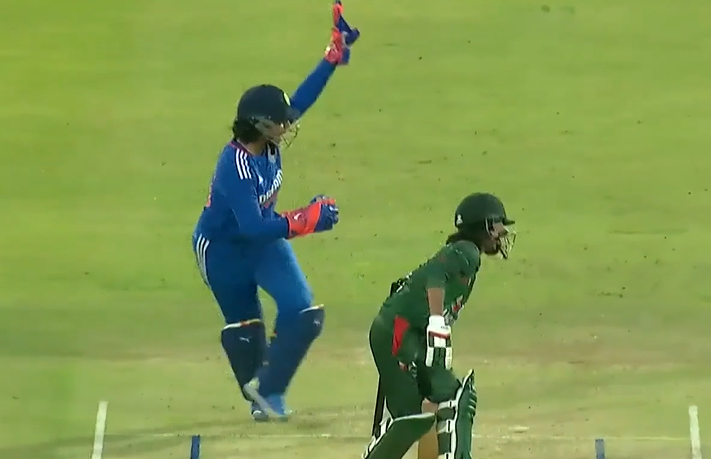 2nd T20I: Bangladesh Fall of Wickets