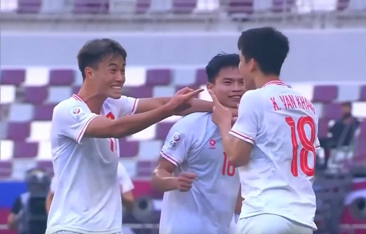 Vietnam sizzle, crushing Malaysia with a flawless 2-0 victory