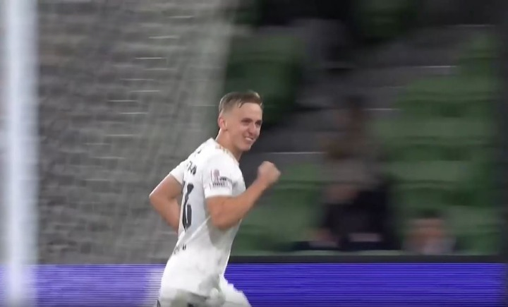 Thriller! Western Sydney Wanderers beat Melbourne Victory 4-3