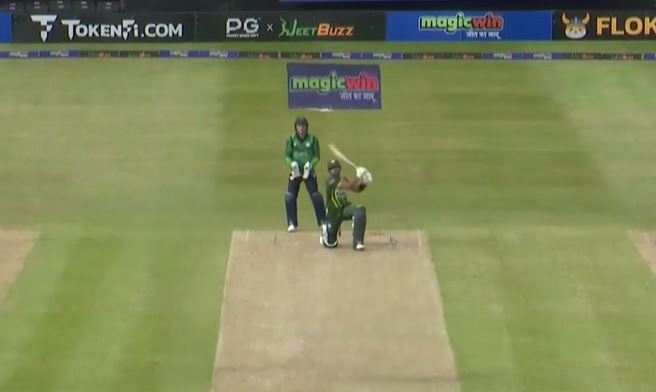 3rd T20I, Pakistan Innings: All sixes