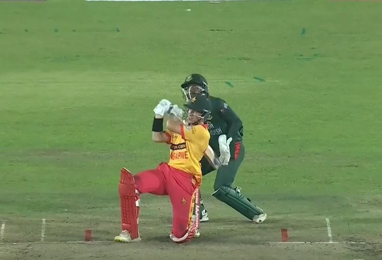 4th T20I, Zimbabwe Innings: All sixes