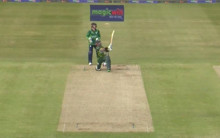 2nd T20I, Pakistan Innings: All sixes