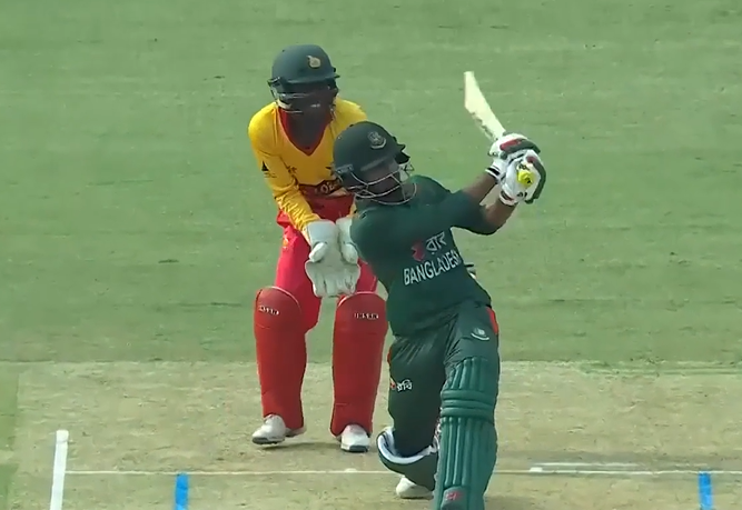 3rd T20I, Bangladesh Innings: All sixes