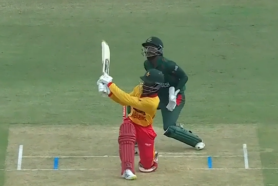 3rd T20I, Zimbabwe Innings: All sixes