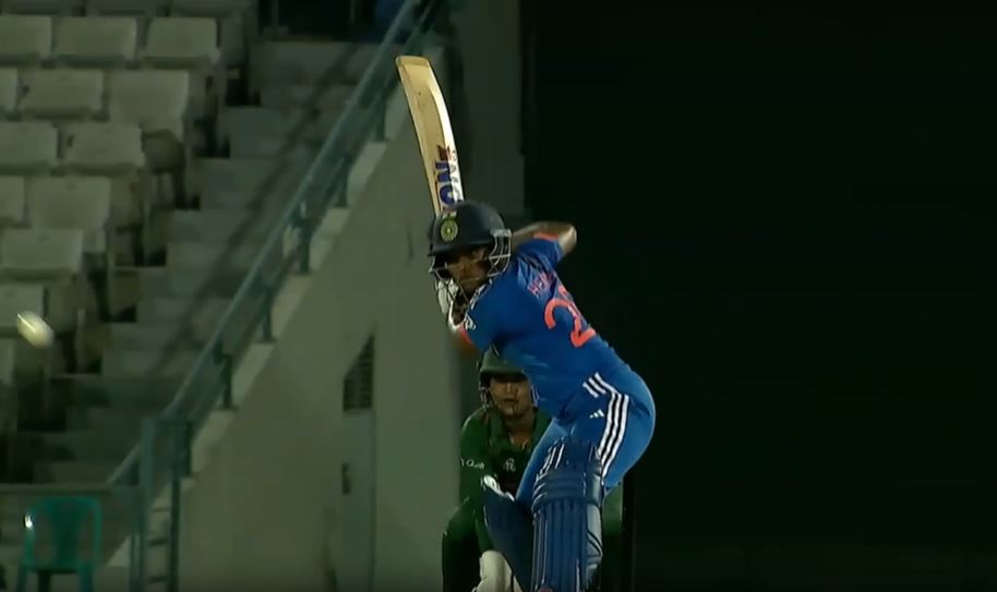 2nd T20I, India Innings: All sixes
